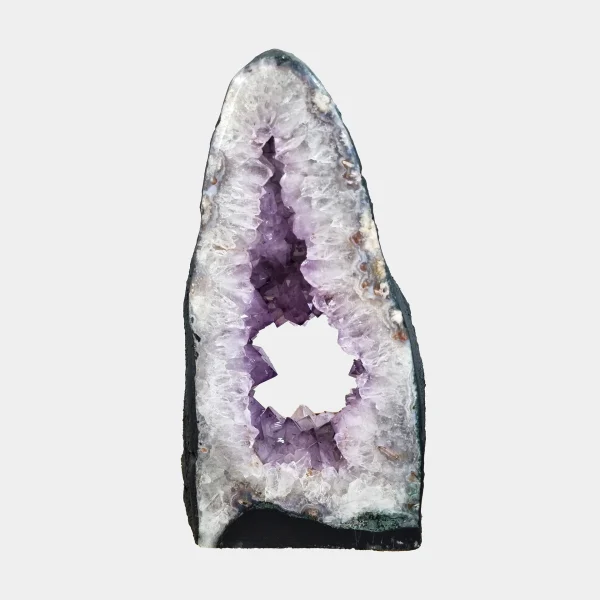 41 cm – Front View Front view of the 41 cm Amethyst Cathedral featuring a striking hollow center framed by vivid violet and soft white quartz crystals.